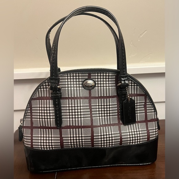 Sold - Picture 3 of 8